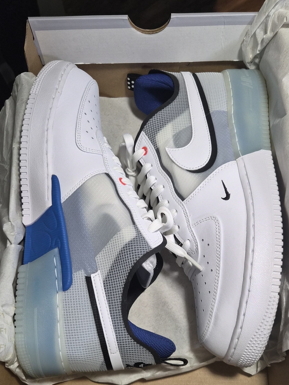 Nike White, Blue and Black Men’s Low-Top Sneakers